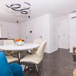 Lea Апартаменты *