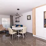 Lea Апартаменты *